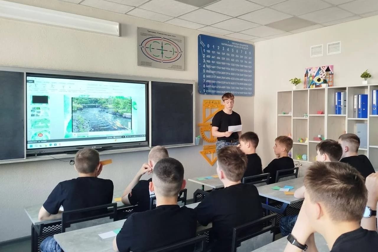 В рамках недели классных руководителей "Мы вместе!" в лицее продолжается проведение открытых классных часов