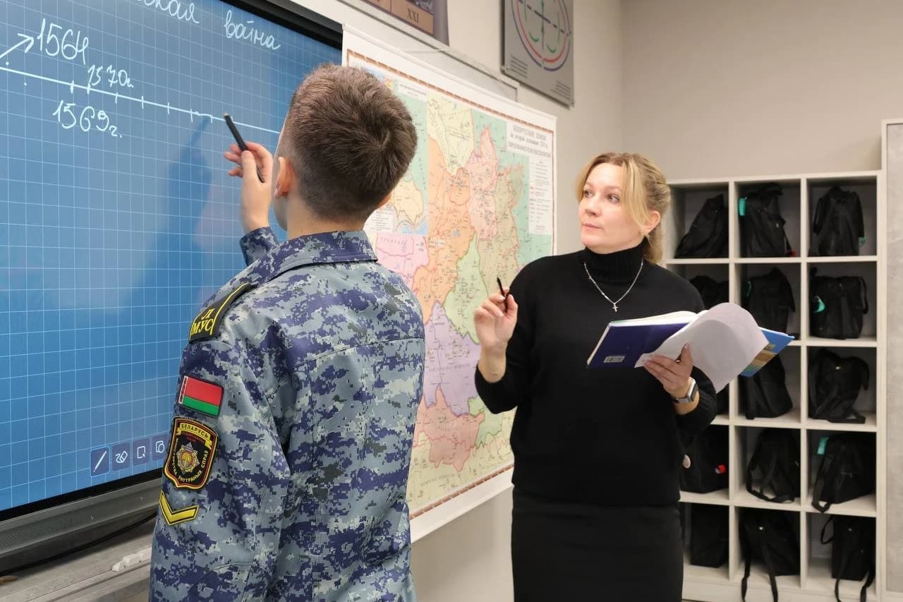 У 7 "А" класе Магілёўскага ліцэя МУС быў праведзены адкрыты ўрок па гісторыі Беларусі на тэму "Лівонская вайна"