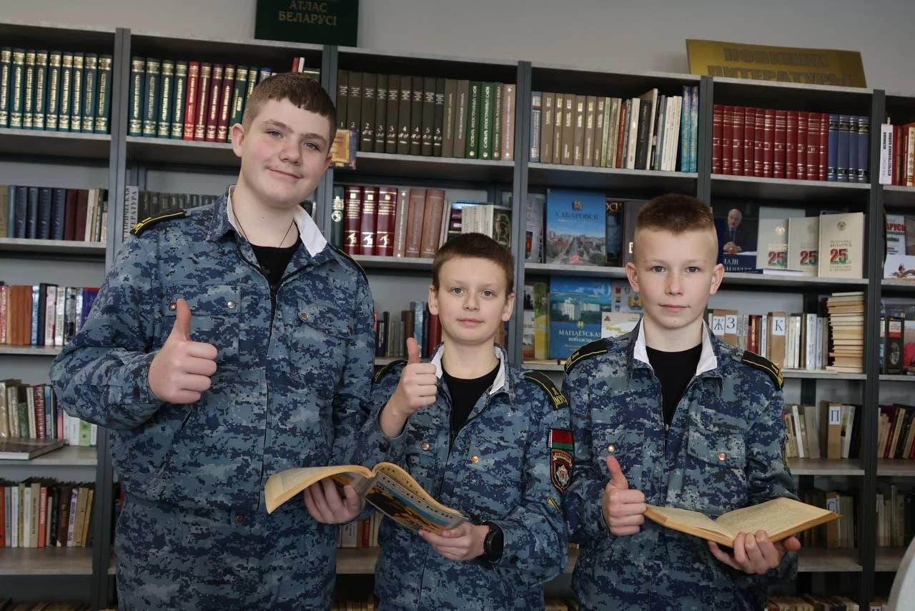 Книжная выставка в лицее МВД