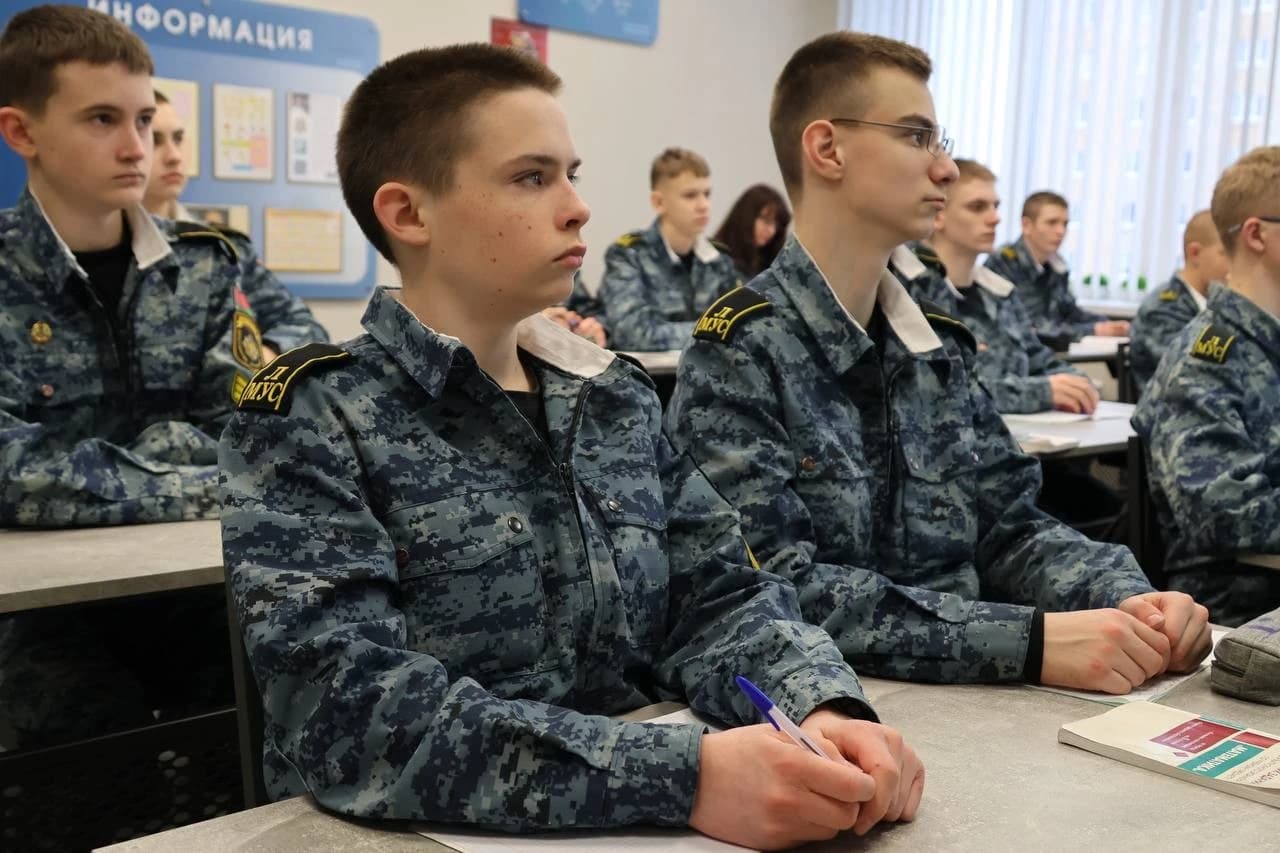 В Могилевском лицее МВД девятиклассники погрузились в мир функций и графиков