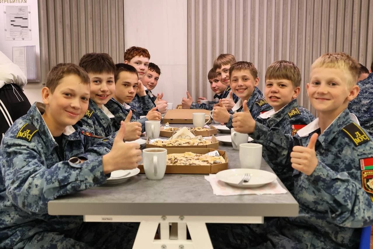 Праздничный сладкий стол для первокурсников