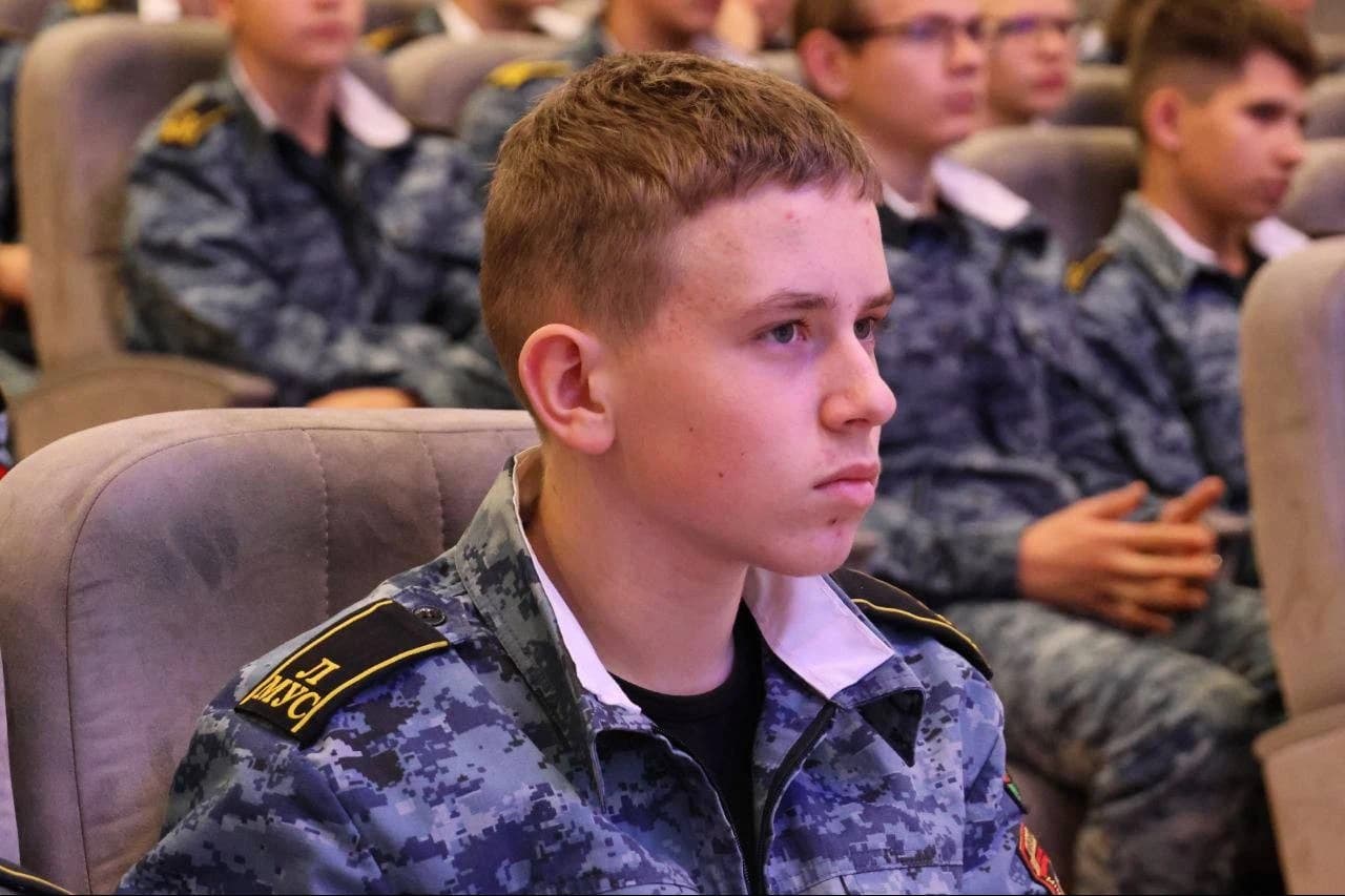 В преддверии Недели родительской любви Могилевский лицей МВД посетила председатель Могилевского областного отделения Союза писателей Беларуси Ольга Юрьевна Белова.