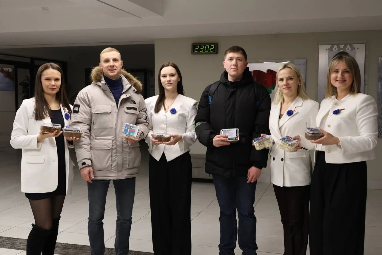 Сегодняшнее утро в Могилевском лицее МВД началось по-особому тепло