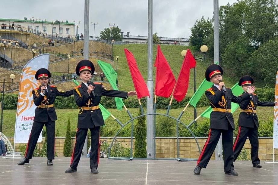na-gorodskom-festivale-molodezhnogo-tvorchestva-vse-talanty-tebe-moy-mogilyov-yarko-proyavili-sebya-vospitanniki-mogilevskogo-litseya-mvd4.jpg