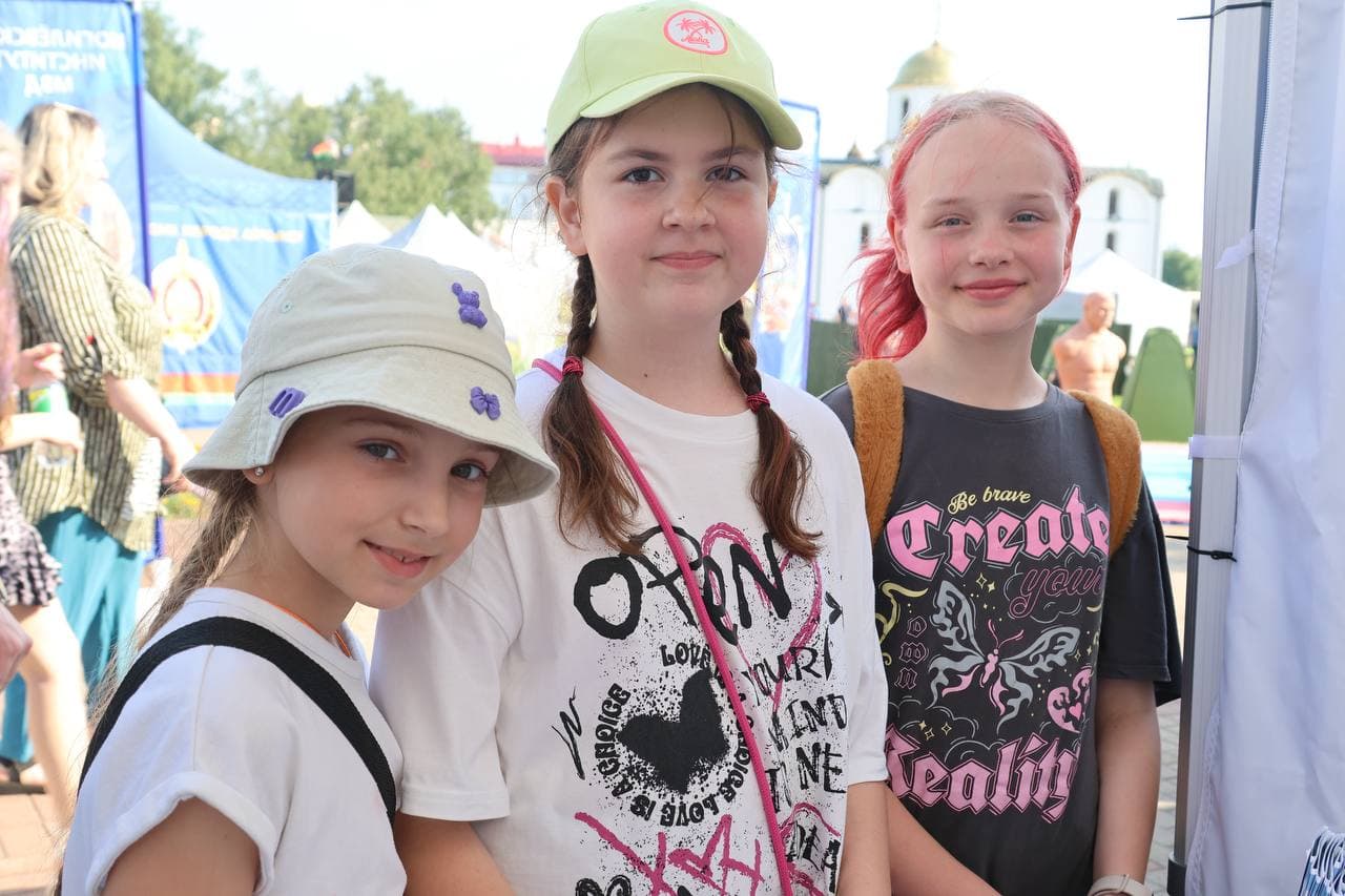 v-ramkah-festivalya-slavyanskiy-bazar-v-vitebske-mogilevskiy-litsey-mvd-aktivno-uchastvuet-v-aktsii-ministerstva-vnutrennih-del-za-bezopasnost-vmeste-uzhe-tretiy-den-predstavlyaya-svoyu-proforientatsionnuyu-lokatsiyu2.jpg