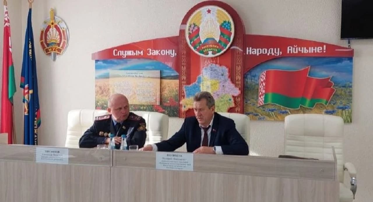 photo_5373107721021890651_x.jpg Начальник Могилевского лицея МВД посетил Буда-Кошелевский РОВД