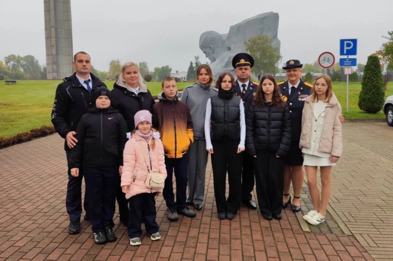 photo_5373107721021891281_y.jpg Делегация Могилевского лицея МВД приняла участие в мероприятиях акции «Семья! Служим вместе!» в Бресте