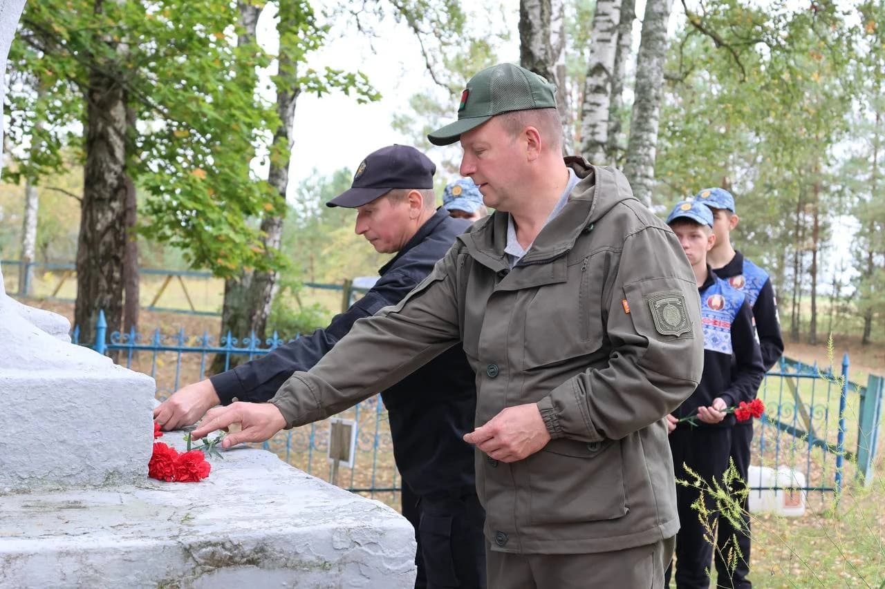 photo_5291831026927739974_y.jpg Дан старт второму спортивно-туристическому празднику Могилевского лицея МВД, посвященному 110-летию белорусской милиции