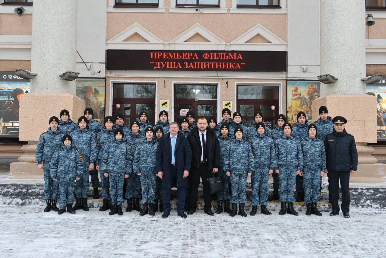 photo_5222303980375970827_y.jpg Урок мужества на большом экране