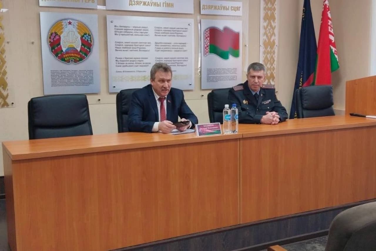 1.jpg В рамках Единого дня информирования начальник Могилевского лицея МВД Валерий Полищук посетил Кличевский РОВД